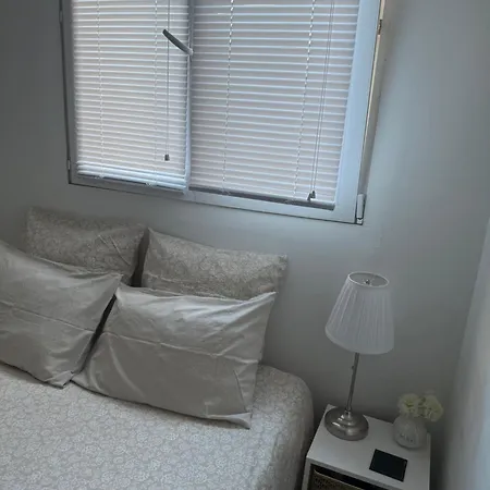 Location Dans Privee,securisee ,parking Gratuit , 1 Minute Du Tramway, A 9 Minute Du Centre Ville, Accessible A Plusieurs Transports منزل للإقامة *