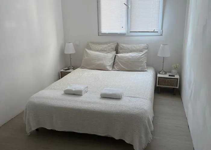 Location Dans Résidence Privée,sécurisée ,parking Gratuit , 1 Minute Du Tramway, à 9 Minute Du Centre Ville, Accessible à Plusieurs Transports Habitación en casa particular